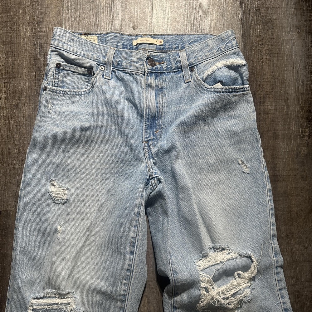 Levis Premium Baggy Dad Jeans Womens 26x30 Light Wash Distressed Ripped Raw Hem - Picture 2 of 16
